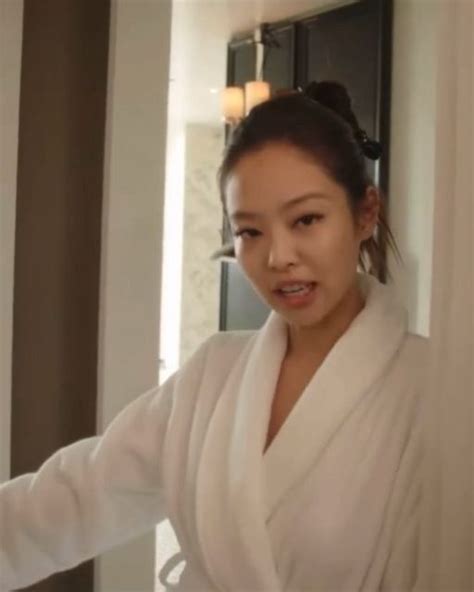 jennie hermes|Blackpink’s Jennie Gets Ready for the Met Gala .